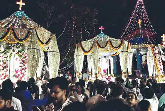 எலத்தகிரி பாறைக்கோவில் தேர்த்திருவிழா: ஆயிரக்கணக்கானோர் பக்தி பரவசம்